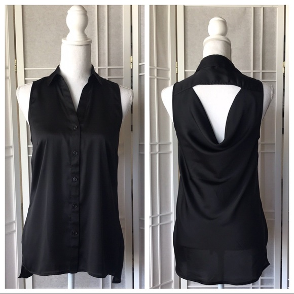 ▪️The Limited▪️Cut Out Back Button Front Tank▪️ - Picture 1 of 8